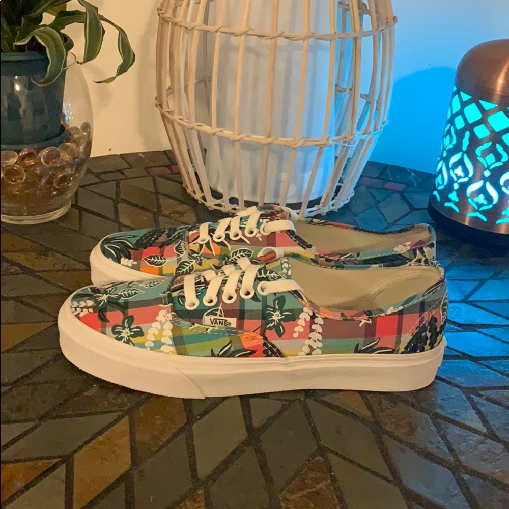 Vans Floral Plaid Turquoise Sneakers Size 9 NWB
